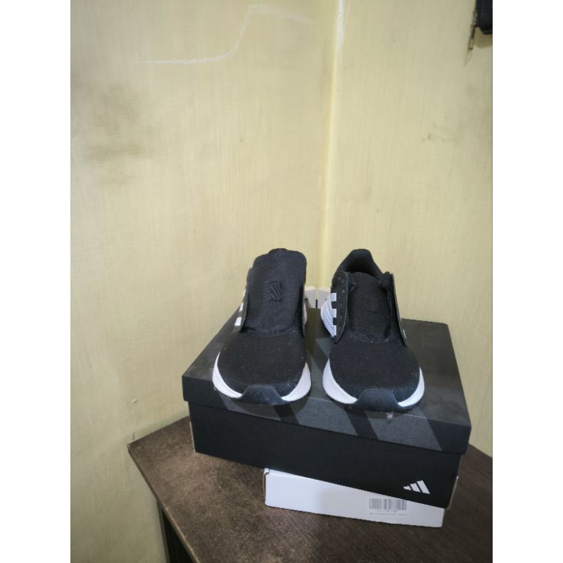 PRELOVED Adidas Sepatu Olahraga