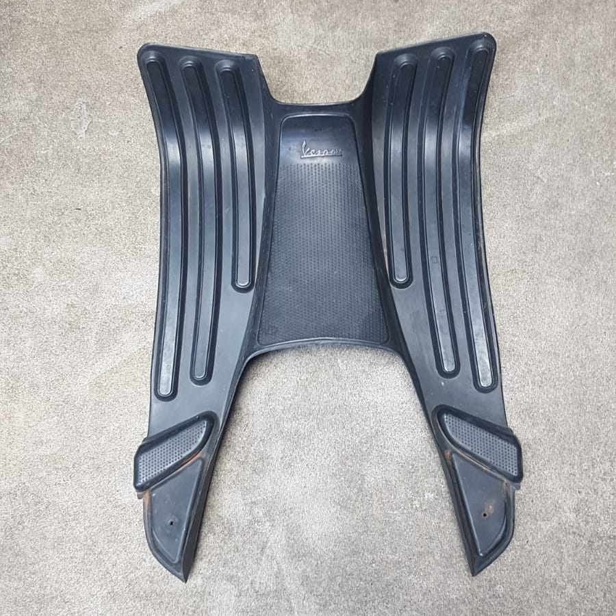 Karpet Vespa LX S LXV Floormate Footstep Vesmet Vespa Matic