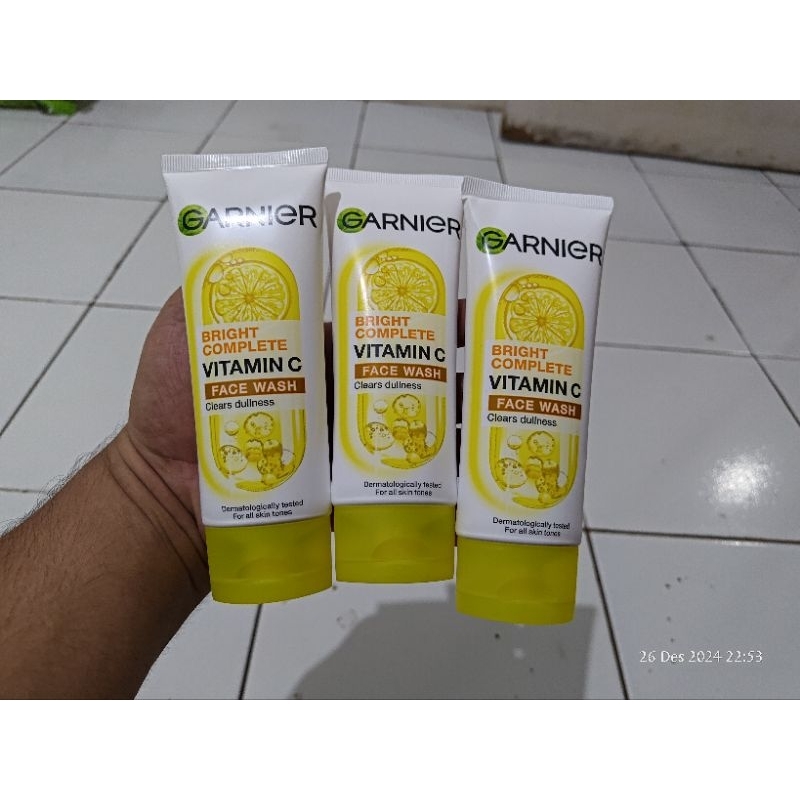 Garnier sabun cuci muka bright complete vit c + lemon 100 gr