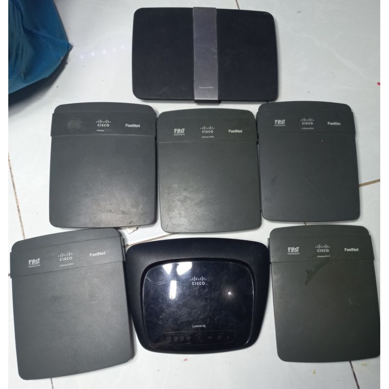 Router CISCO model lama 7 pcs bekas