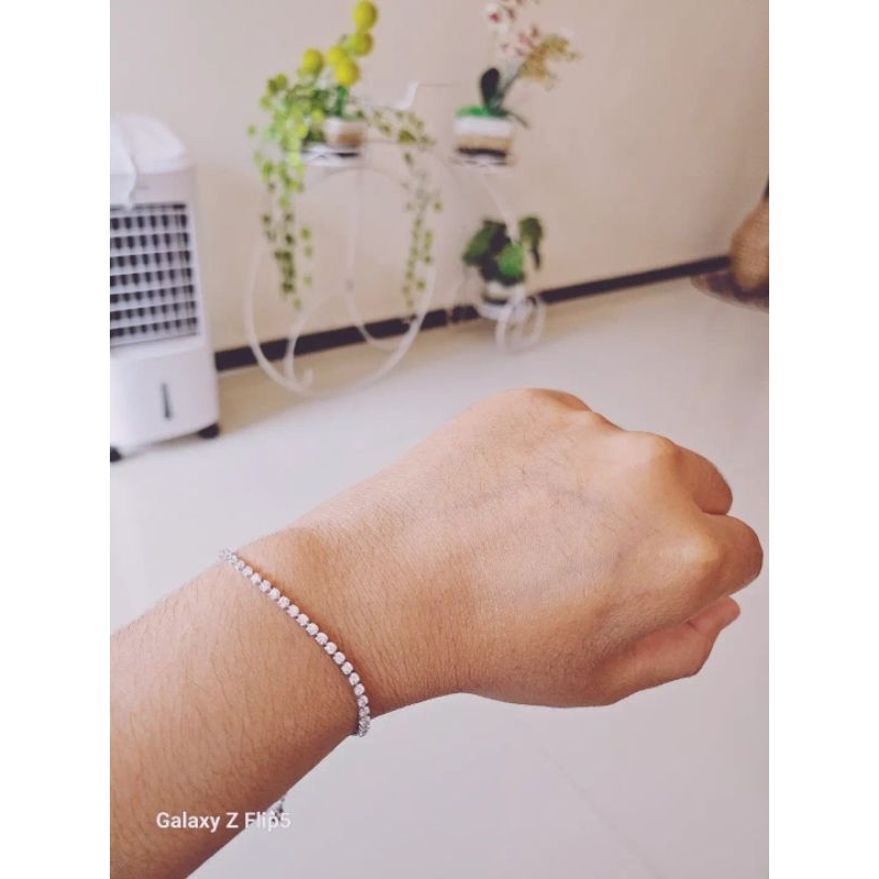 Gelang emas putih