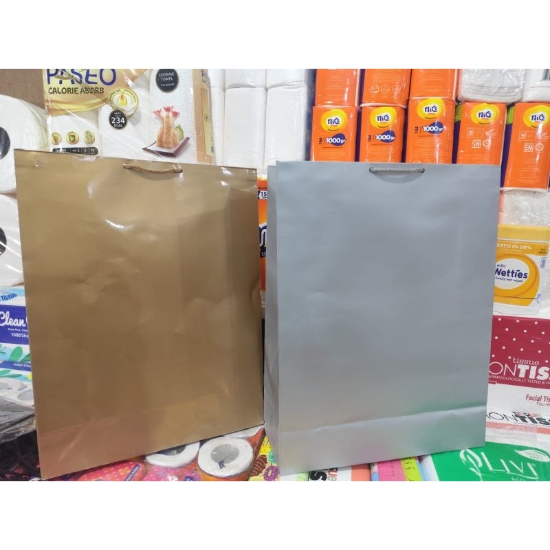 

paper bag jumbo gold dan silver isi 12 pcs terlaris dan termurah