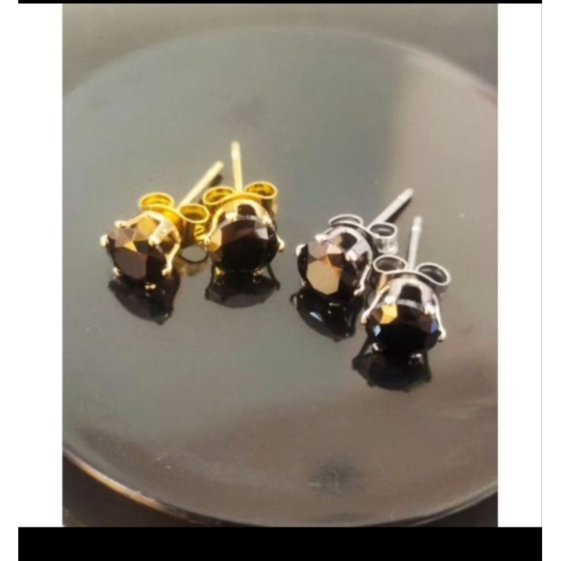 Anting tusuk permata hitam zircon titanium