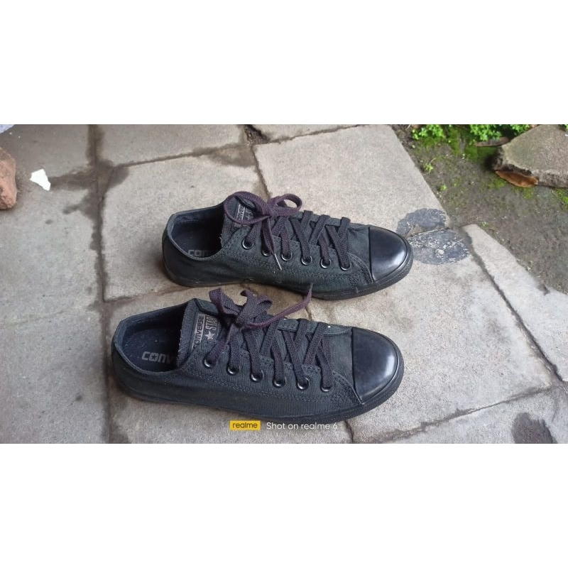 sepatu sneakers kanvas Converse 37 second