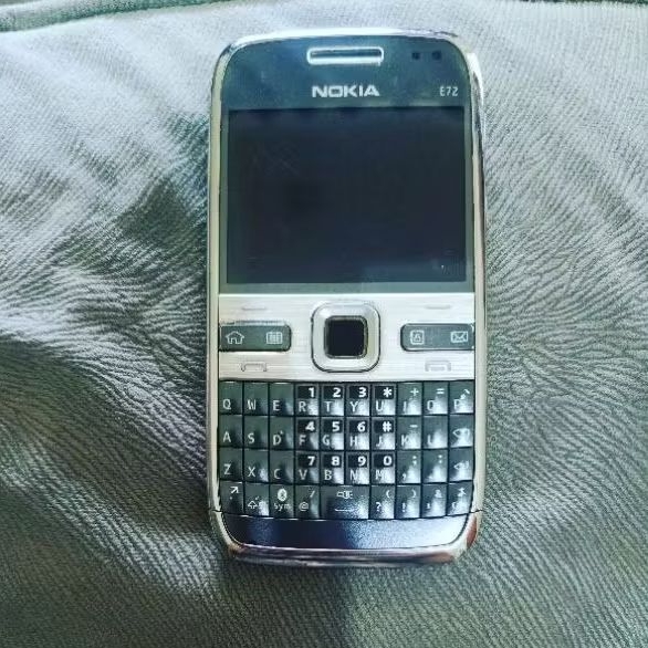 Nokia E72