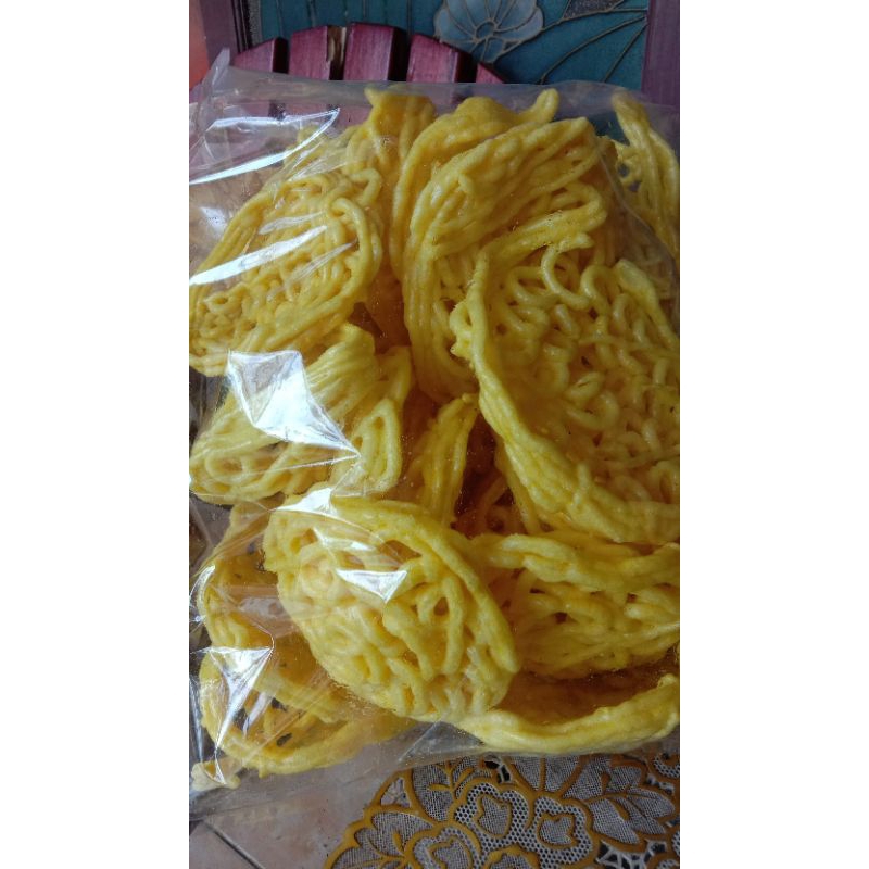 

kerupuk mie kuning