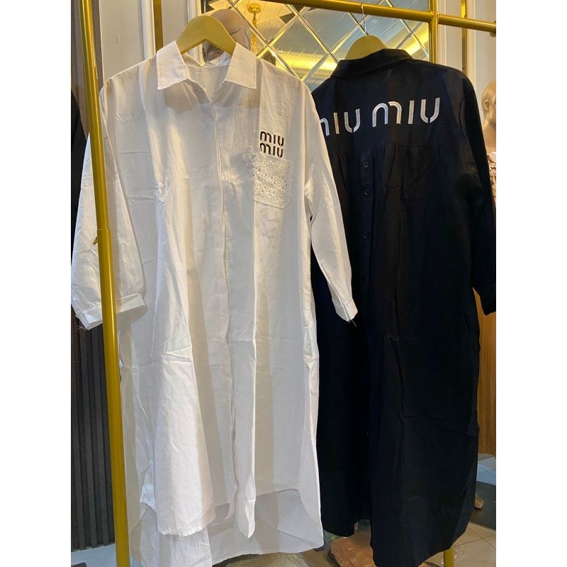 Tunik wanita hitam dan putih bahan katun premium import* Lengan panjang* Berkerah* Kancing aktif sam