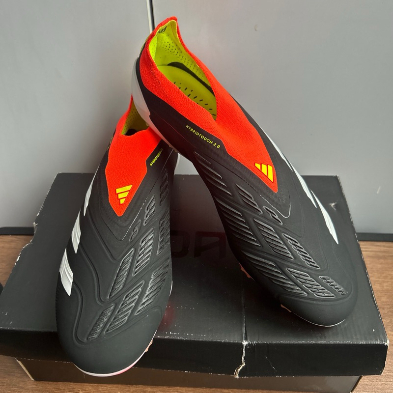 Sepatu Bola Adidas Predator 30 Laceless FG Elite Original Size9 atau 43 1/3