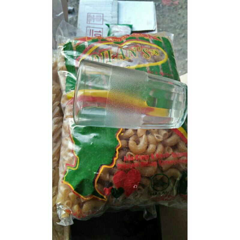 

makaroni goreng gratis 1 gelas cantikI