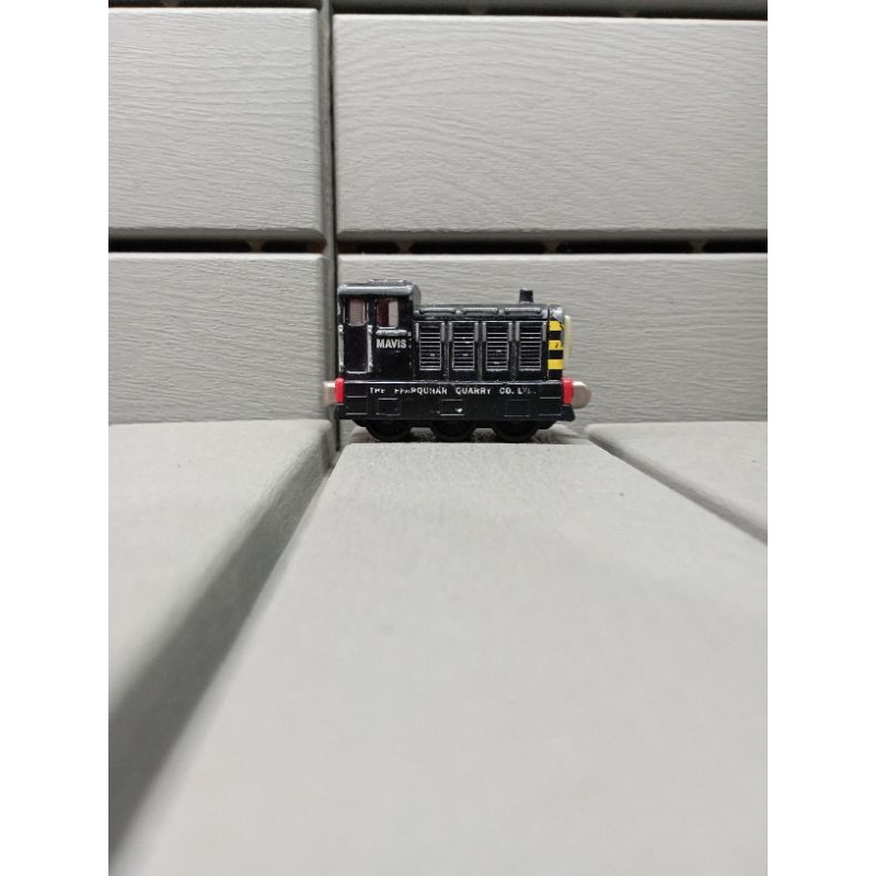 70rb Thomas & Friends Take N Play Along Mavis Den Trevor Train Engine DIECAST