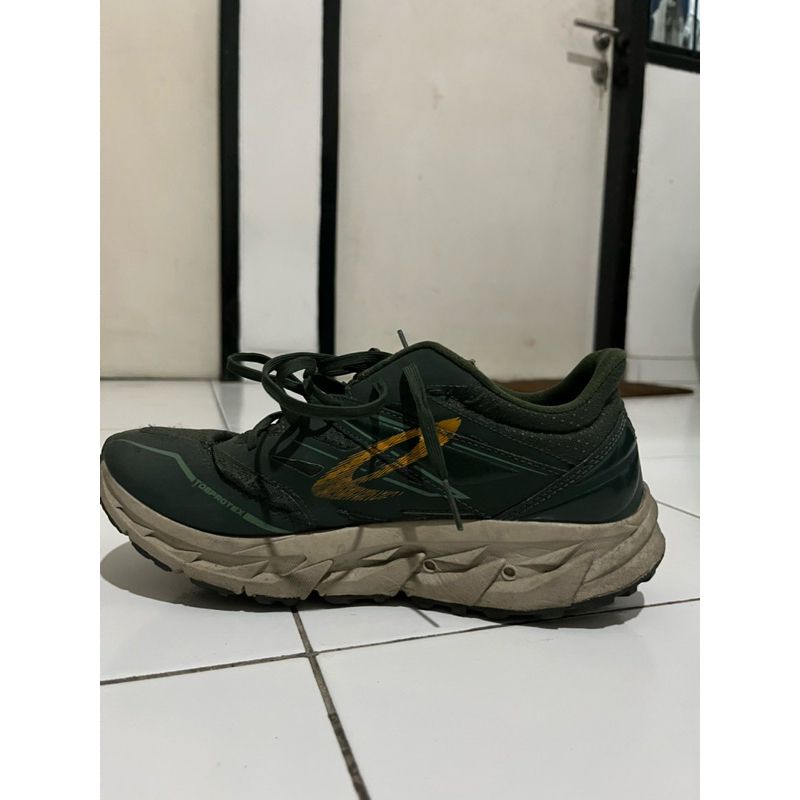 Sepatu Trail Running 910 NineTen Yuza Echoes