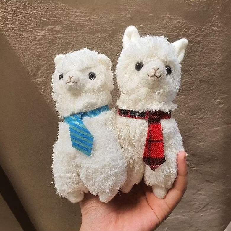 Amuse Alpaca Plush Alpacasso With Tie Boneka Amuse Alpaca
