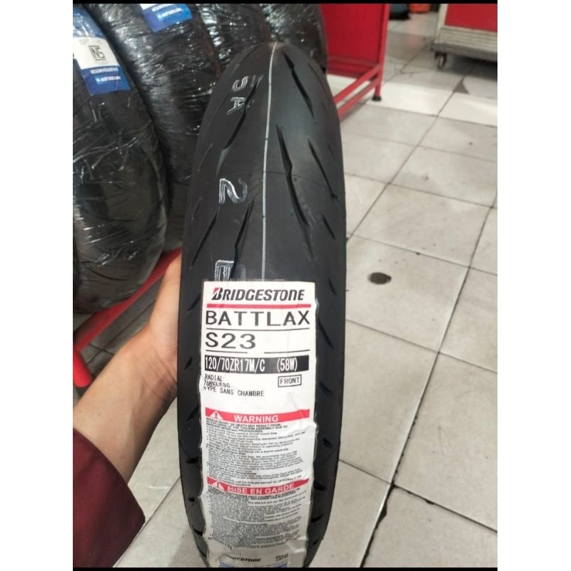 BAN LUAR BATTLAX S23 UKURAN 120/70-17 TUBELESS