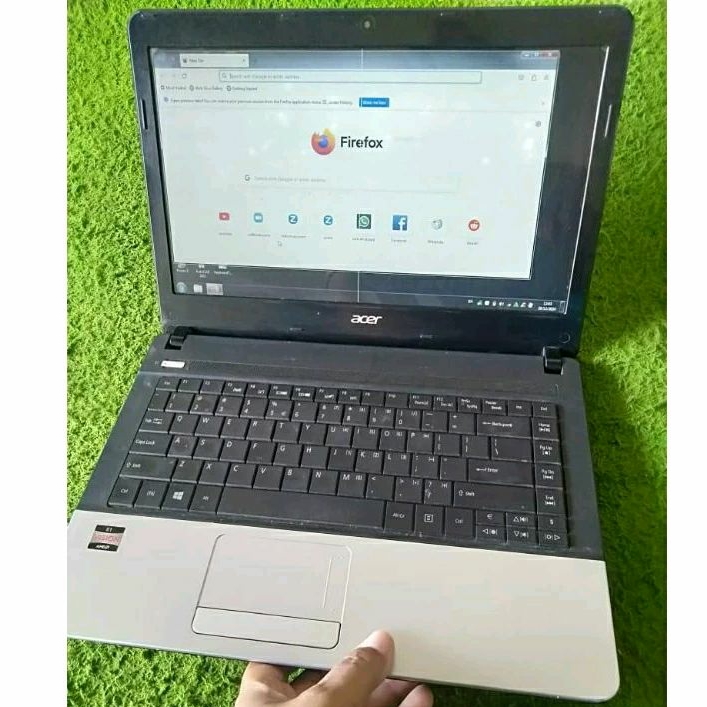 Laptop Acer E1-421 Minus Lcd Garis