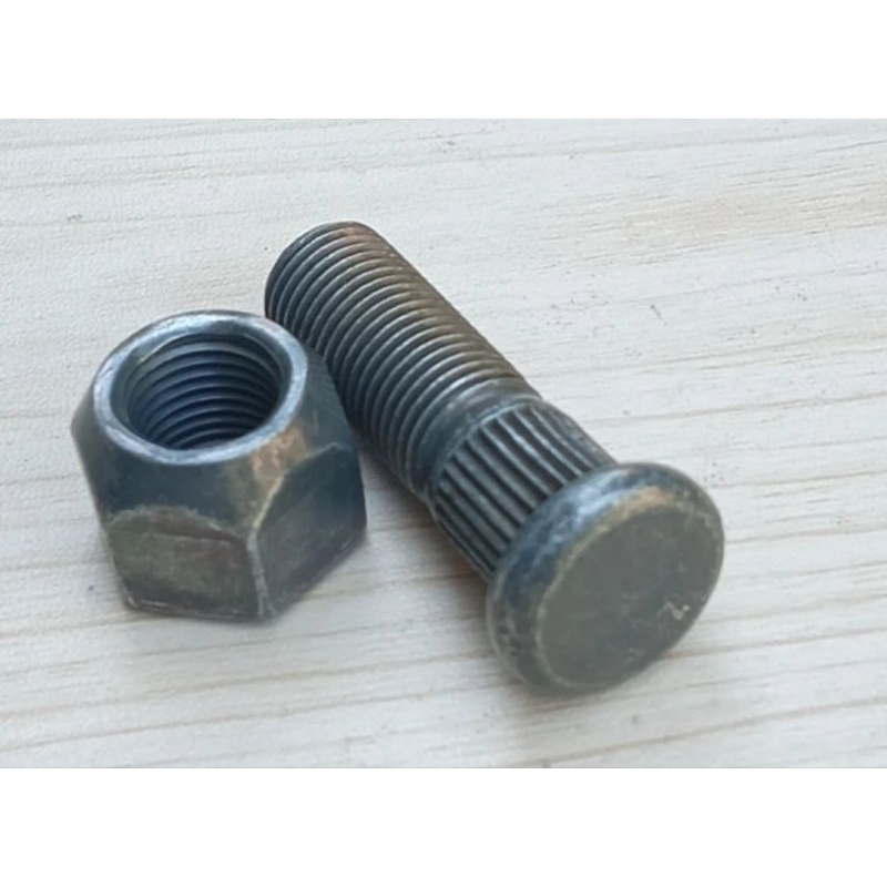 Baut Roda Pendek STD mobil Suzuki Carry Futura Mitsubishi T120SS