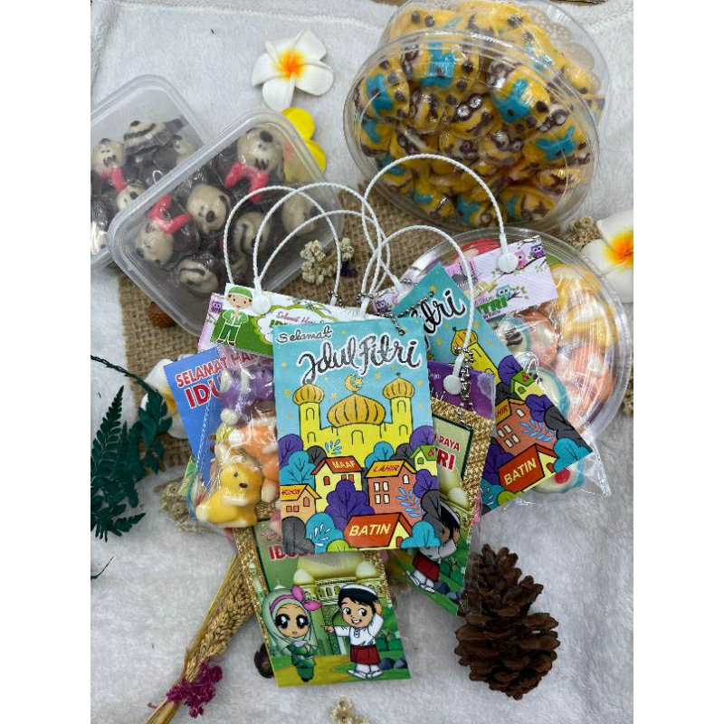 

(PREMIUM) HAMPERS COKLAT KARAKTER FREE AMPLOP LEBARAN