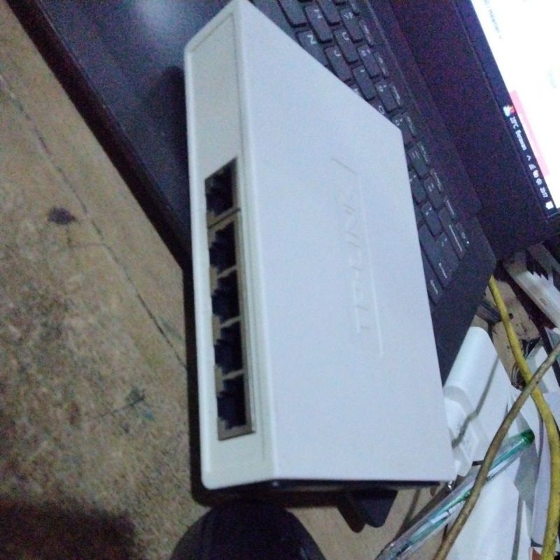 switch hub TP-LINK 5port bekas