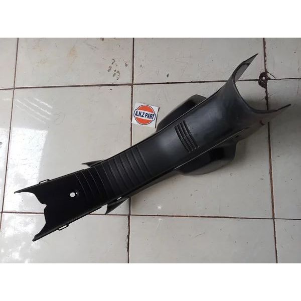 Legshield dek tengah Honda Astrea Grand - Legenda - Impresa - ORI Original baru