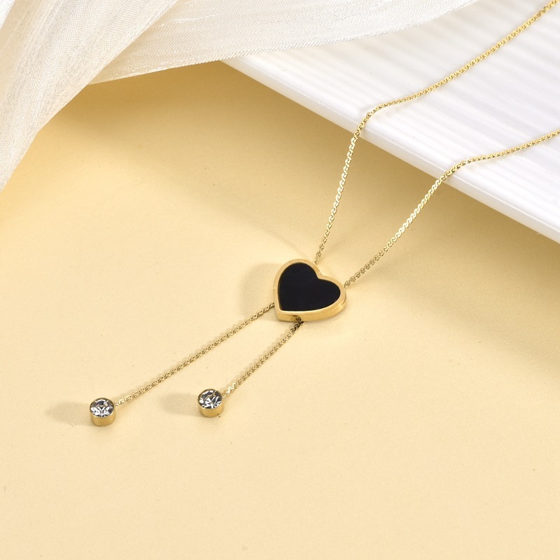 kalung titanium wanita liontin love