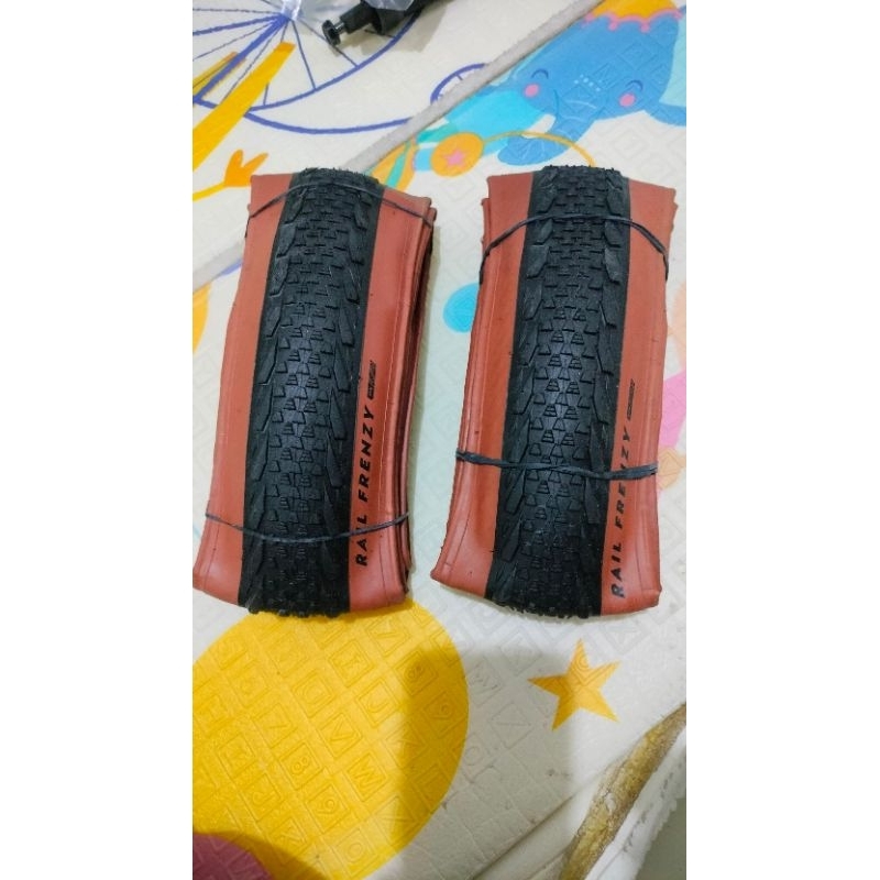 ban vee tire rail frenzy 700 x 40c bisa pakai 29er sepasang