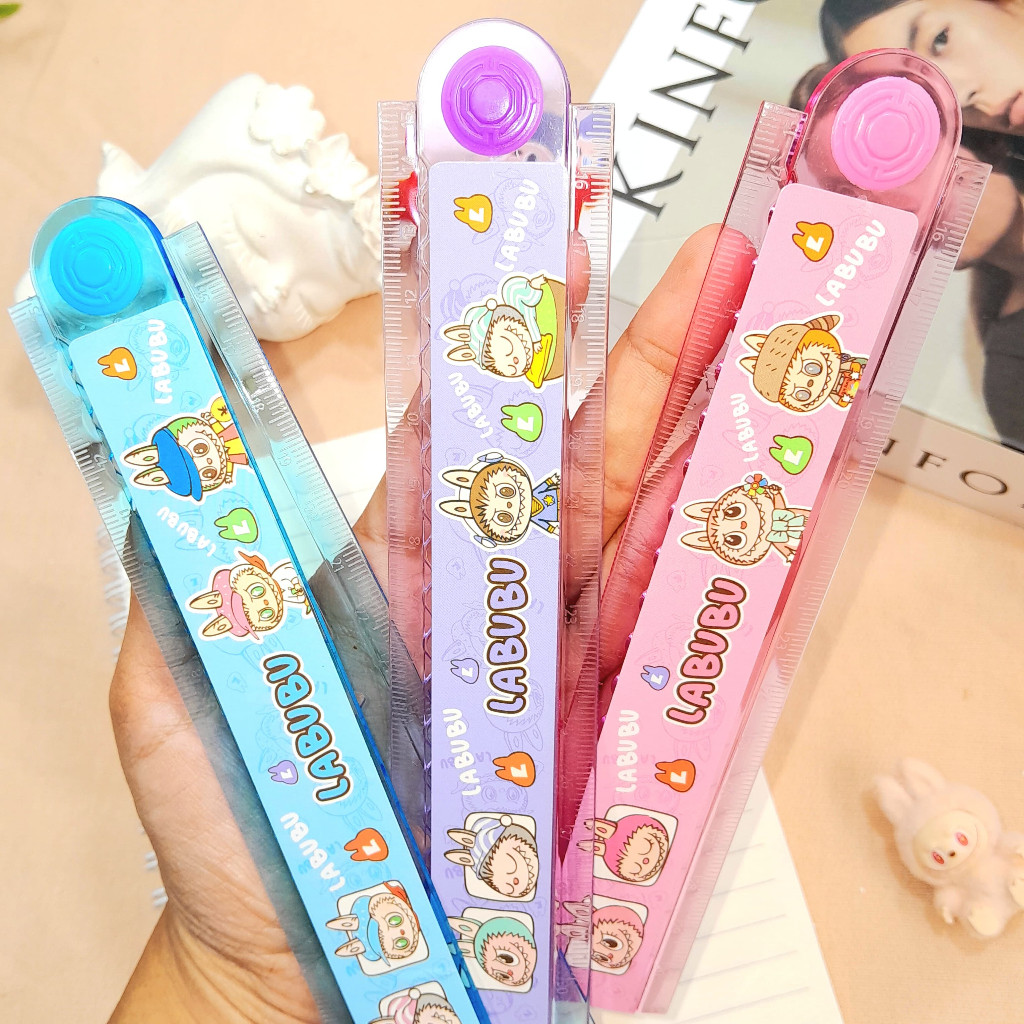 

Penggaris Lipat 30 CM LABUBU Super Cute Lucu Ready 3 Warna Variant / Ruler Garisan Lipat Labubu ukuran 30cm Alat Tulis Sekolah Anak Kekinian Kualitas Terbaik Harga Termurah Bisa Grosir dan COD