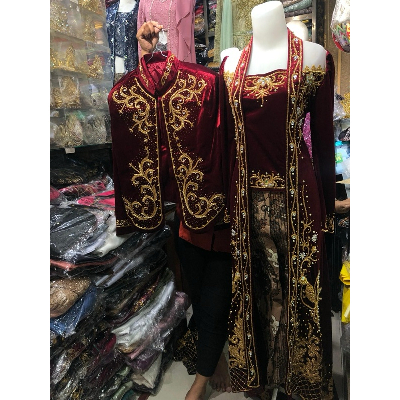 Baju pengantin bludru Marun/Kebaya pengantin bludru