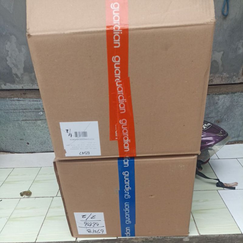 

kardus box ukuran P40 L30 T30 tebal masih bagus