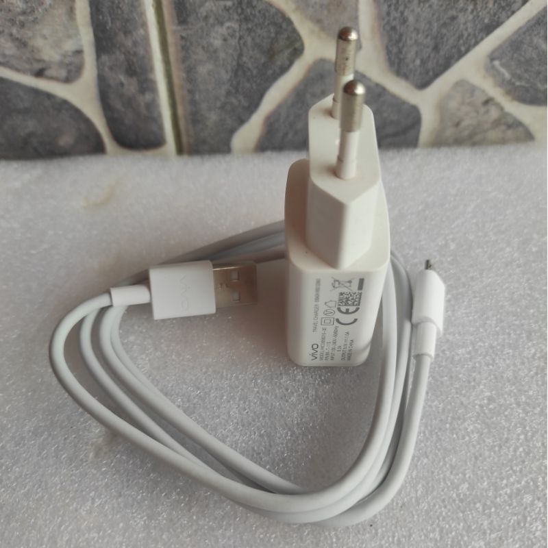 vivo charger cas 1Amper original copotan hp vivo Y71 Y81 Y91 91C Y93 Y69 Y65 (bekas)