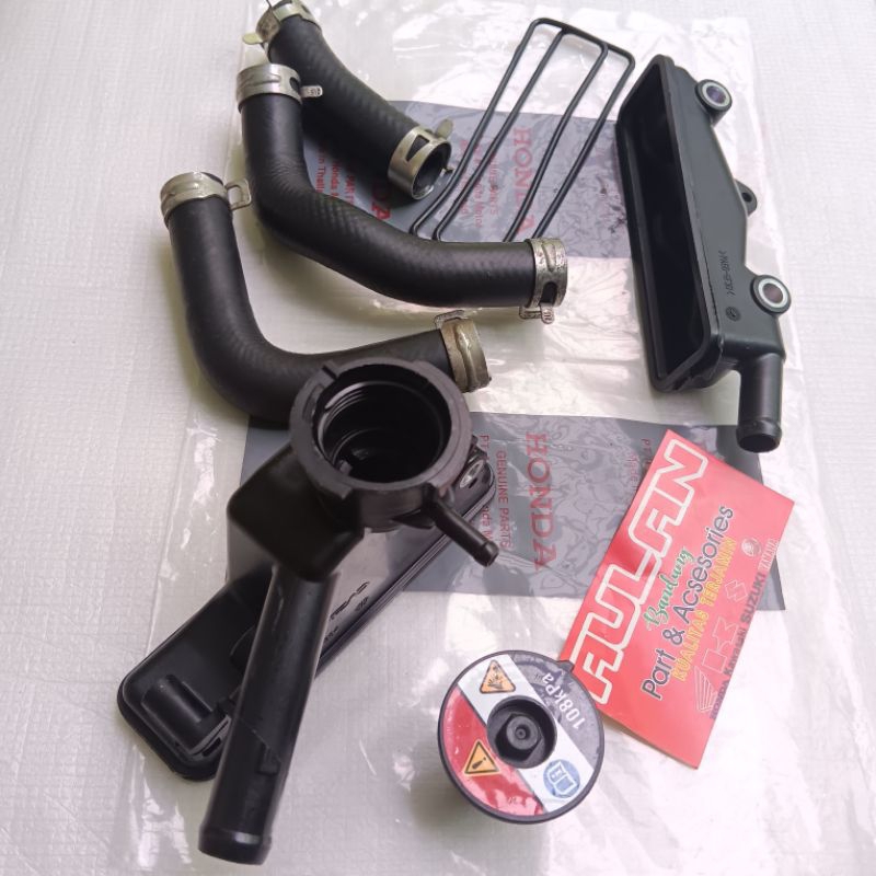 SELANG RADIATOR + COVER BODY ATAS BAWAH RADIATOR VARIO 150 OLD LED PCX 150 PNP VARIO 125 OLD