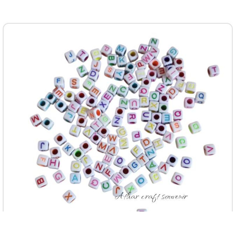 100 Pcs Bahan craft Manik Mote Huruf Dadu warna stabilo Alfabet Buat Gelang Huruf