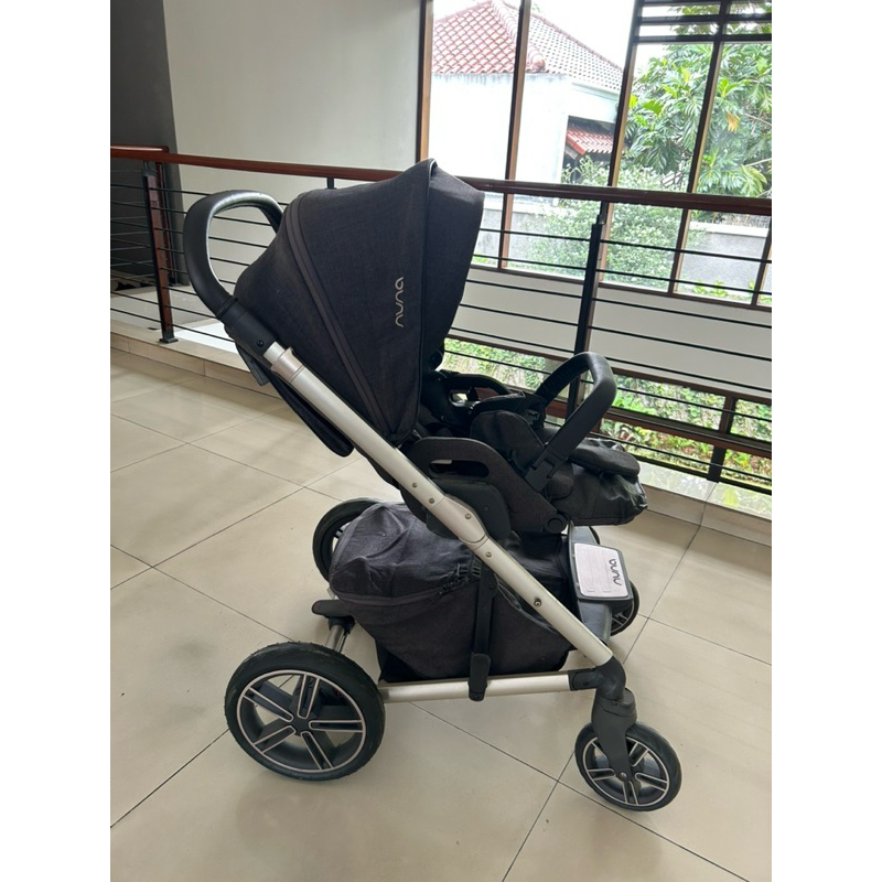 Nuna Mixx 2 Suited Collection Preloved