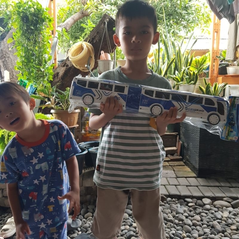Mainan Mobil Busway Transjakarta - Mobil Bis Gandeng Transjakarta