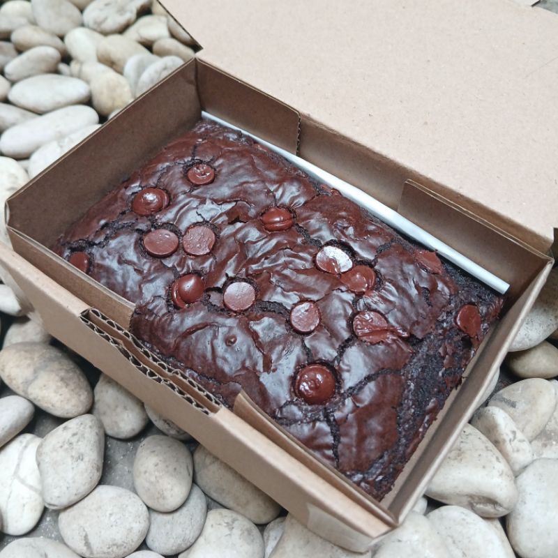 

Brownies personal size 10×15 by "Dapur Harumsari