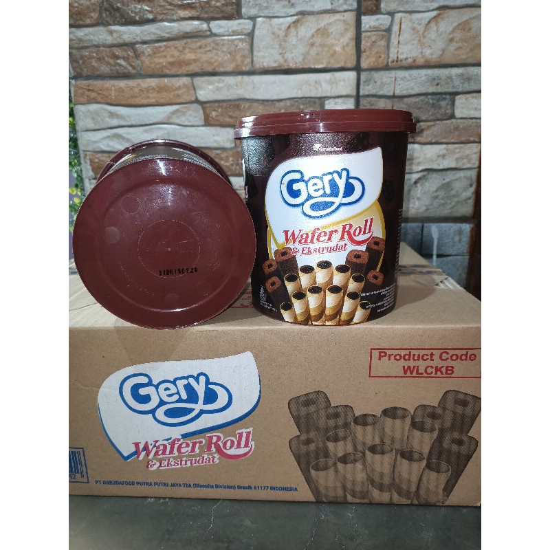 

Gery waferoll & exstrudat 350g/jajan kaleng lebaran Garudafood