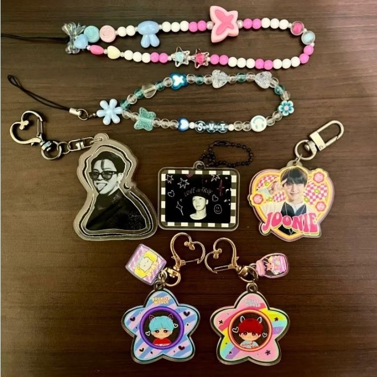 PRELOVED BTS KEYCHAIN PHONESTRAP