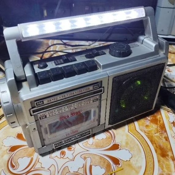 Aneka Barang Antik, Jadul Mungil dan menarik hati, Radio Unik Antik, Suka antik Yu diorder