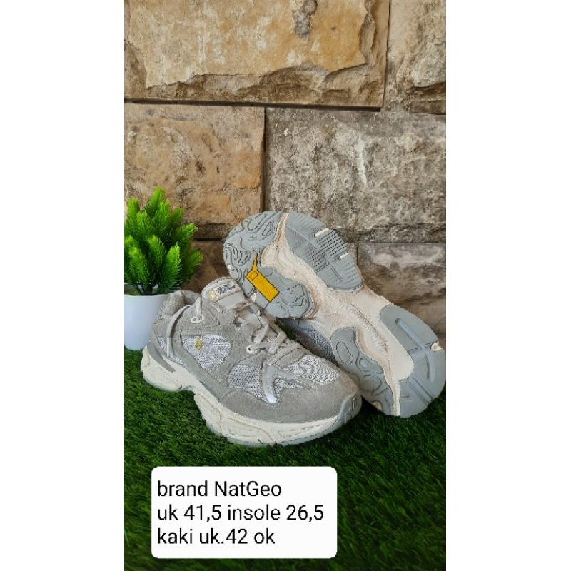 sepatu natgeo running