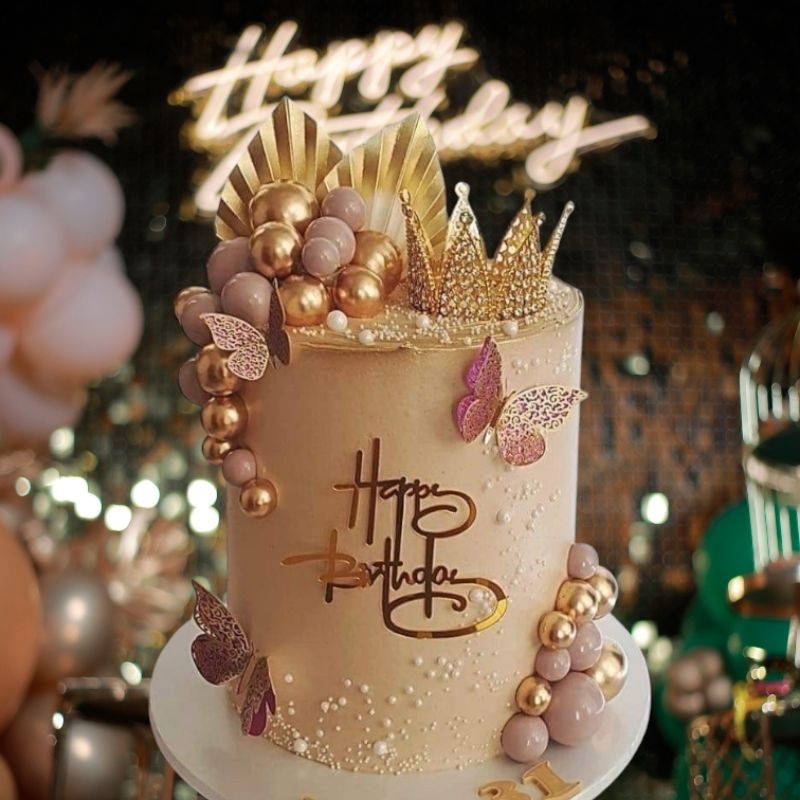 

mahkota cake// gold cake/custom cake