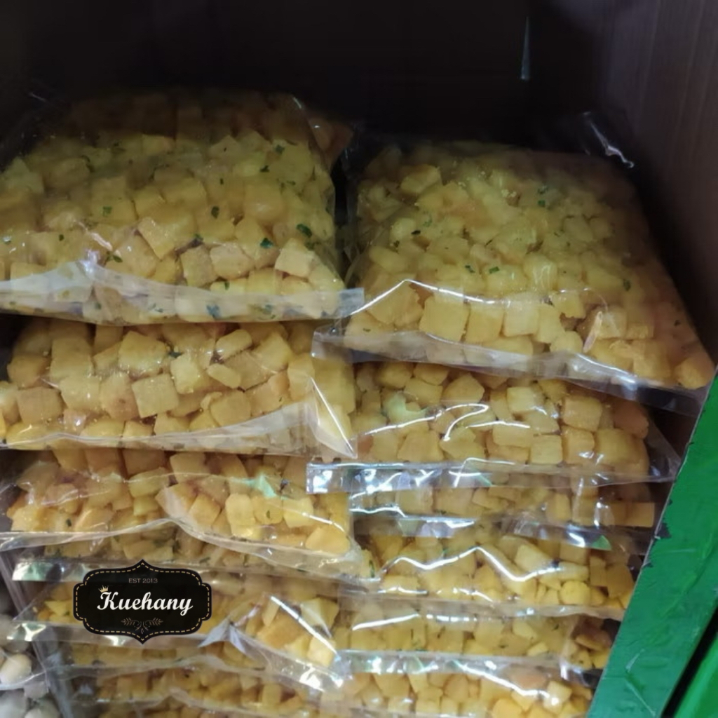 

DAKA DAKA SINGKONG GANEPO berat 1kg SINGKONG KOTAK KUNING RENYAH TERLARIS
