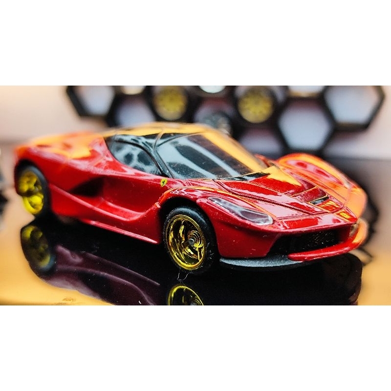 Tomica LaFerrari Red