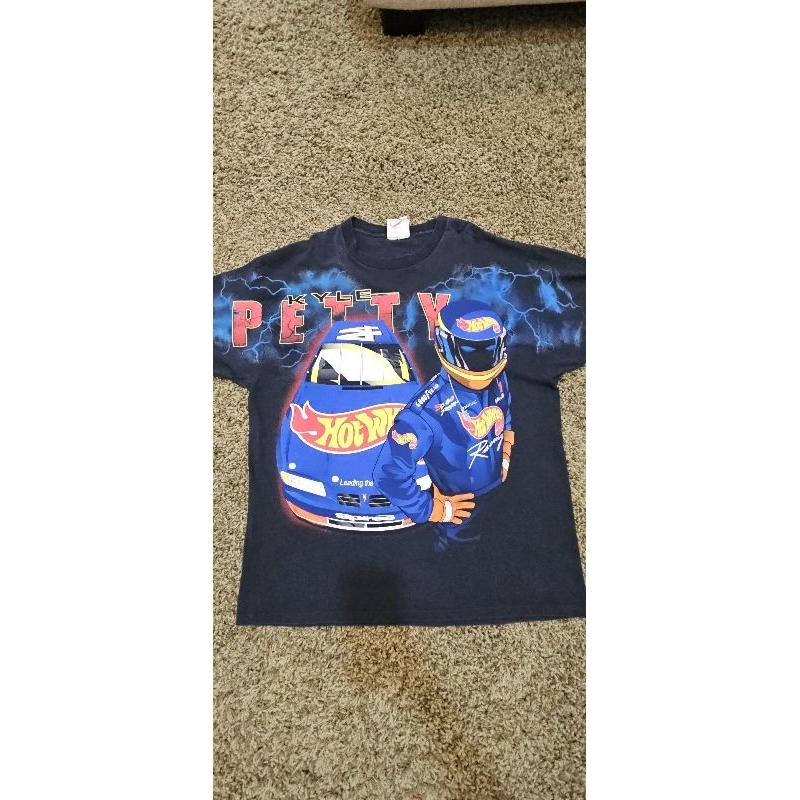 Kaos Nascar AOP Petty Kiss Hot Wheels