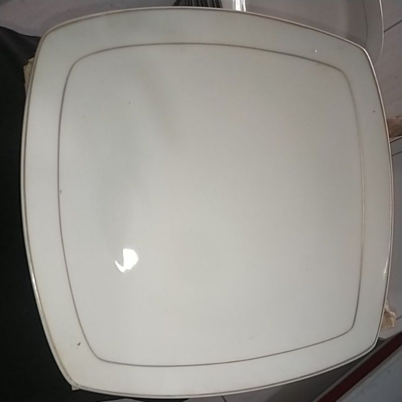 piring keramik pyramid 1pc