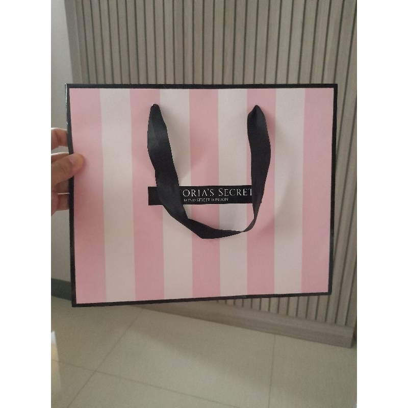 

Paperbag Victoria Secret ori