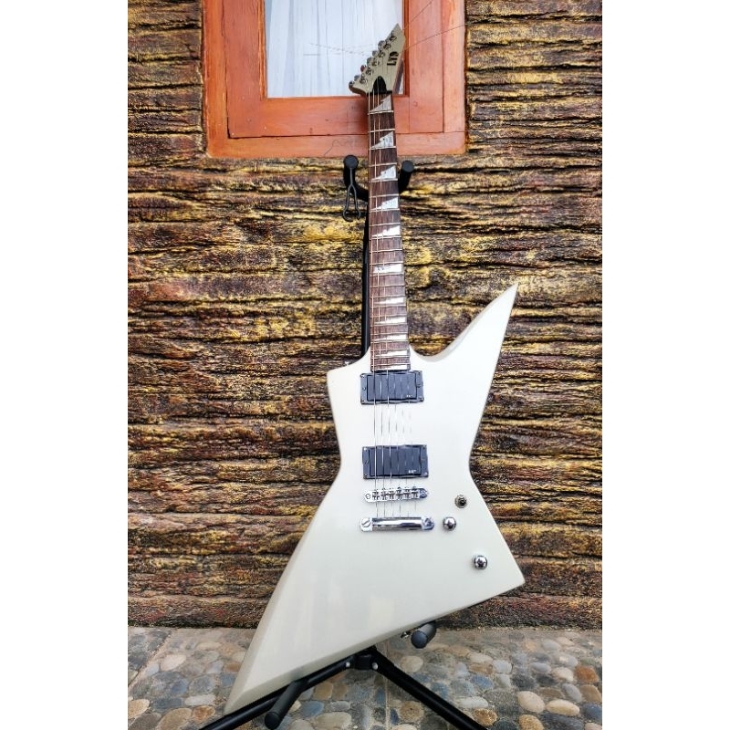 Gitar listrik ltd esp explorer original mantap