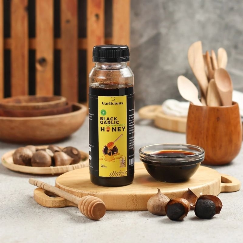 

MADU BLACK GARLIC 250 GRAM | BLACK GARLIC HONEY | BAWANG HITAM TUNGGAL GARLICIOUS