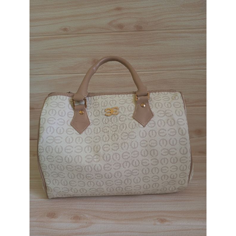 handbag esquire second