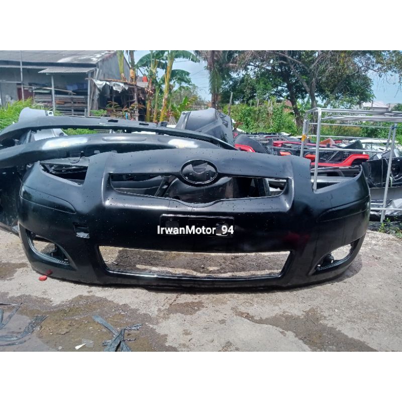 Bumper Bemper depan Toyota Yaris 2010