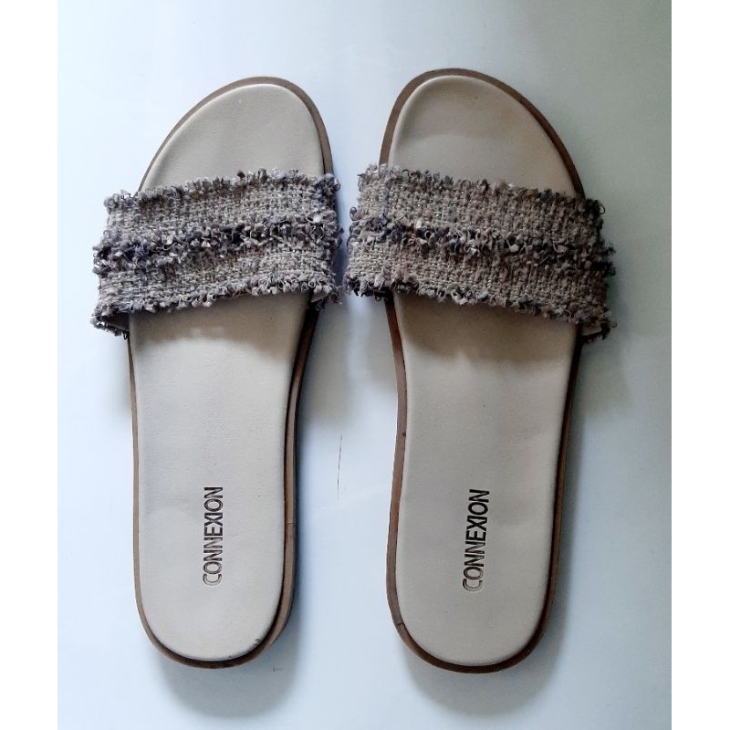 Preloved sandal fladeo
