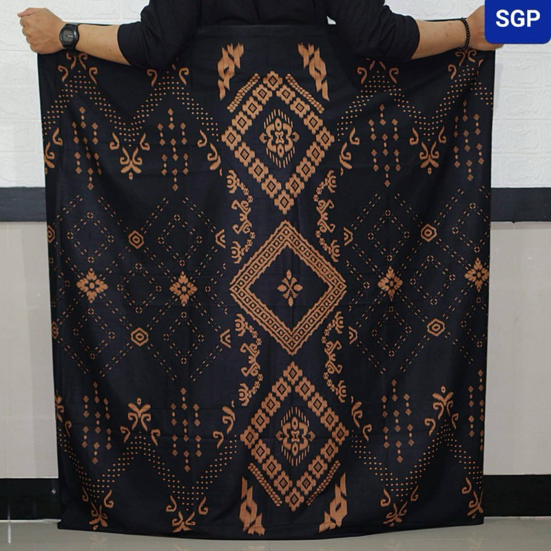 Sarung BHS Motif Balimoon Sutra Hitam Elegan