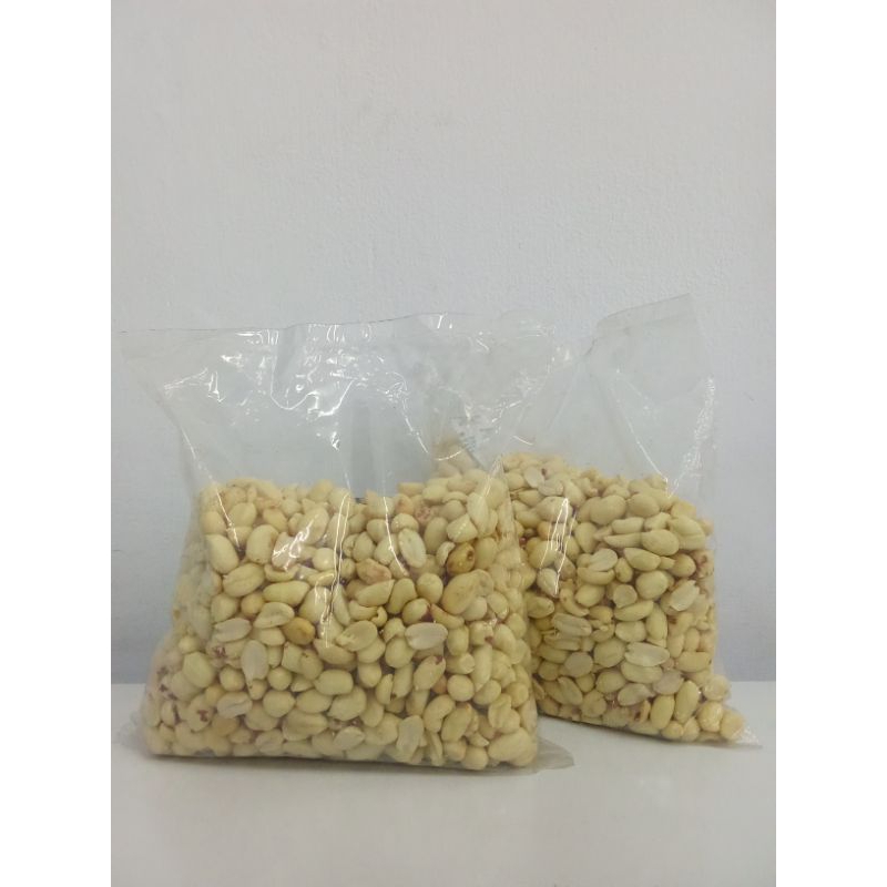 

kacang kupas 500gr